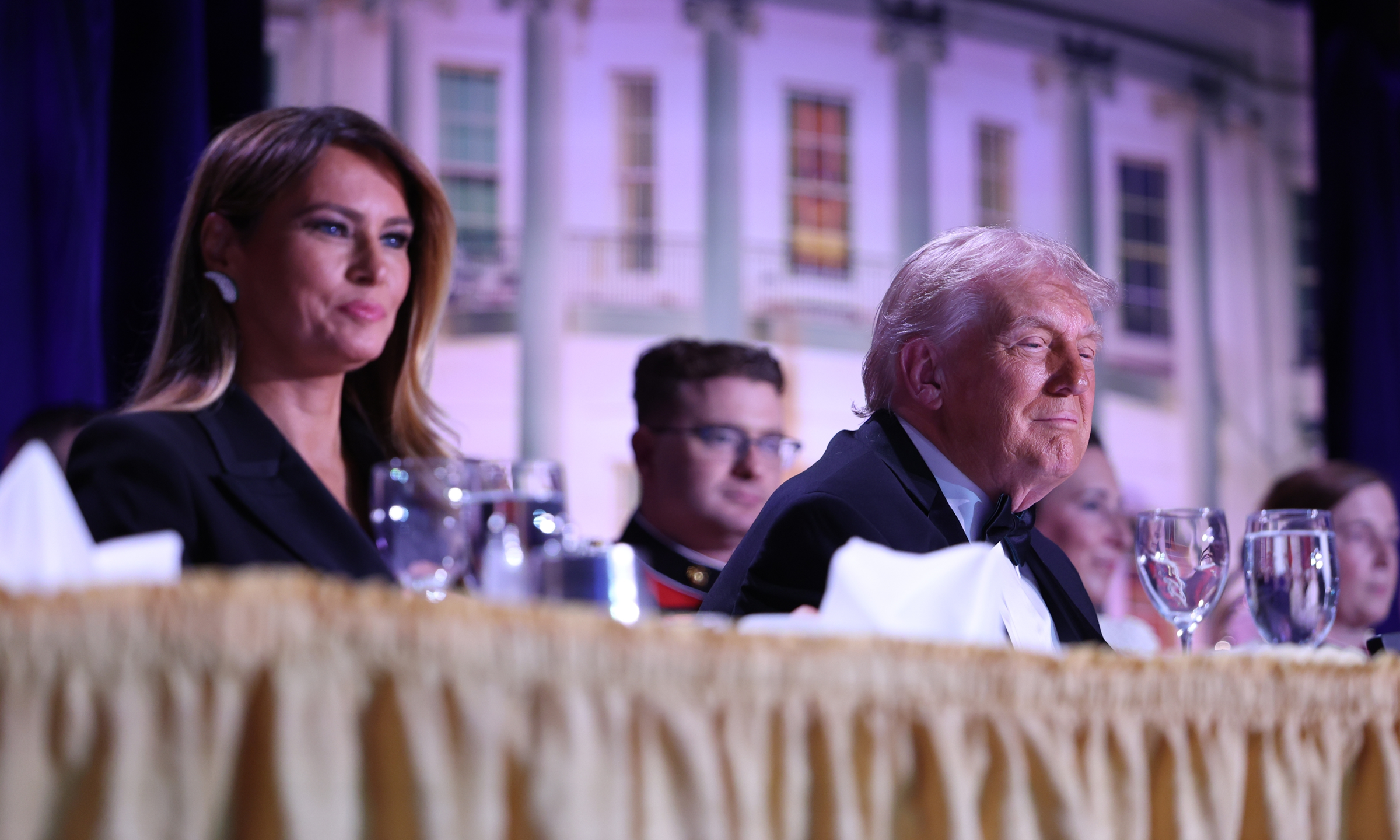 Vụ nổ súng tại bữa tiệc có ông Trump diễn ra thế nào