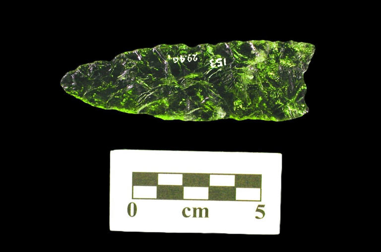 Why did Clovis toolmakers choose difficult quartz crystal? New study ...