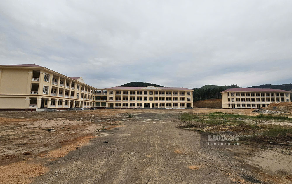 Giáo dục 24h: Lào Cai tháo gỡ vướng mắc trường mới xây bị bỏ trống