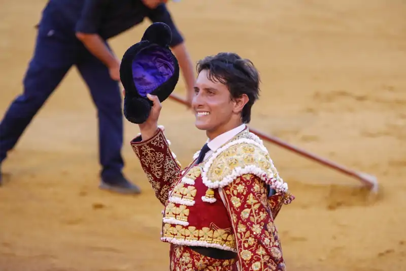 Entramos en el salón de la casa de Roca Rey en Sevilla: con cabezas de ...
