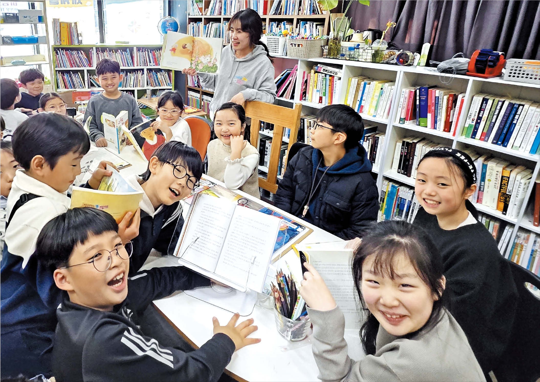 Daegu mothers choose book parenting over smartphones