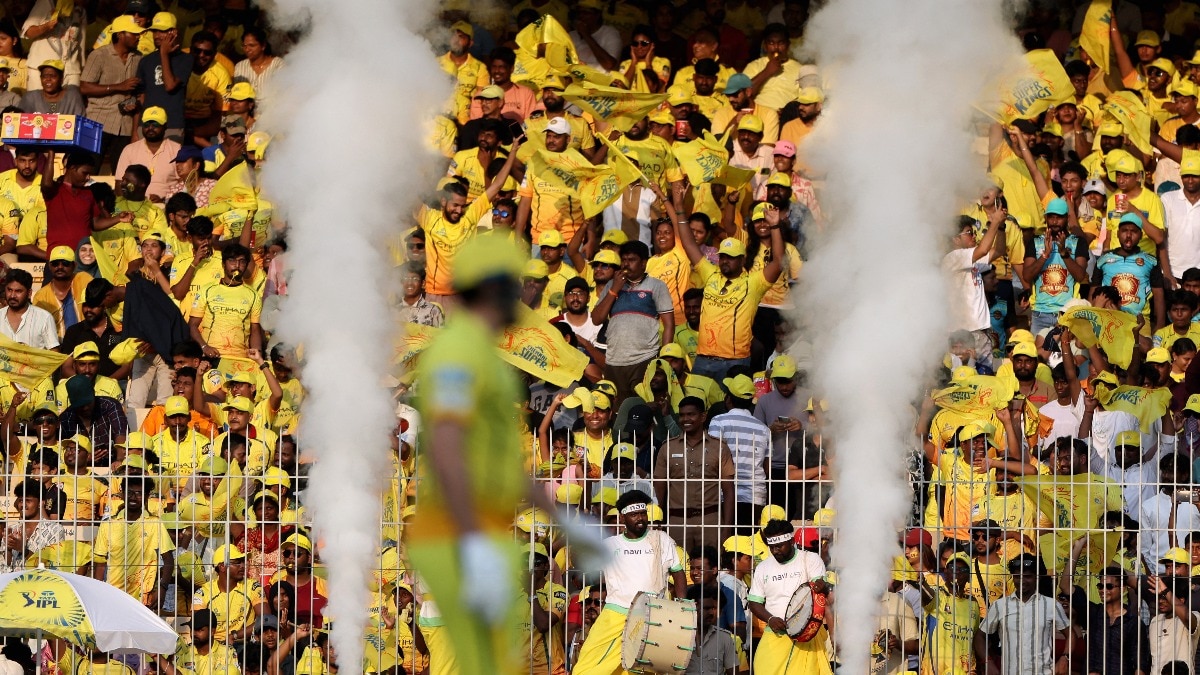 Frustrated CSK fans leave Chepauk early after poor show during clash ...