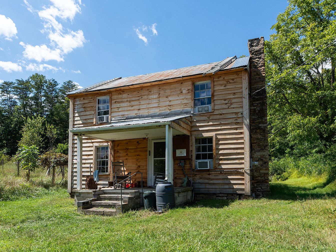 This 1837 Log Home in Virginia, Nestled on 60 Acres, Featuring ...