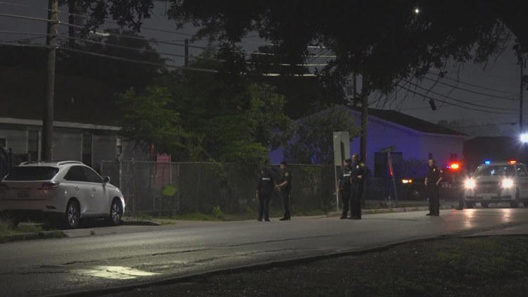 Off-duty Harris County deputy injured in drive-by shooting while in bed ...