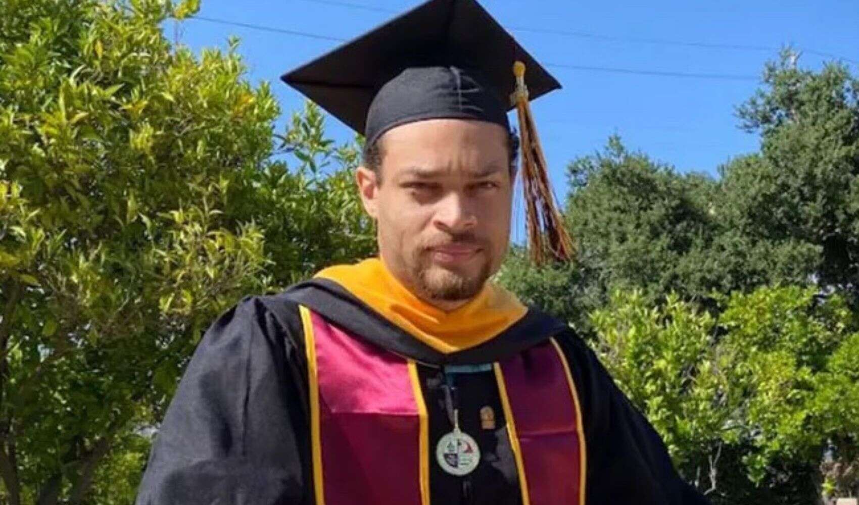 De profesor a atacante: el perfil de Cole Allen, el hombre armado que ...