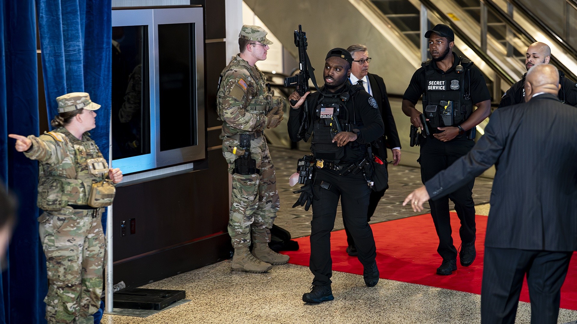 Security prevents gunman from storming correspondents’ dinner