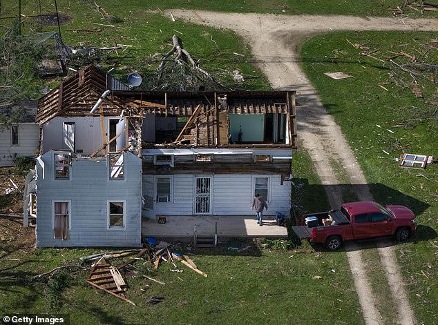 Tornado terror grips heartland: 50 million in path of violent storm ...