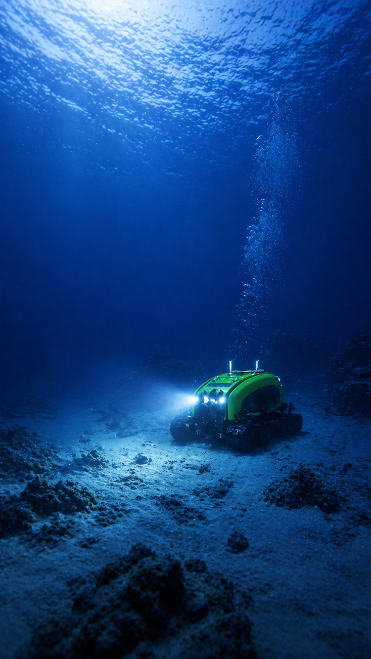 Ocean dive shows submarine at 500 meters depth