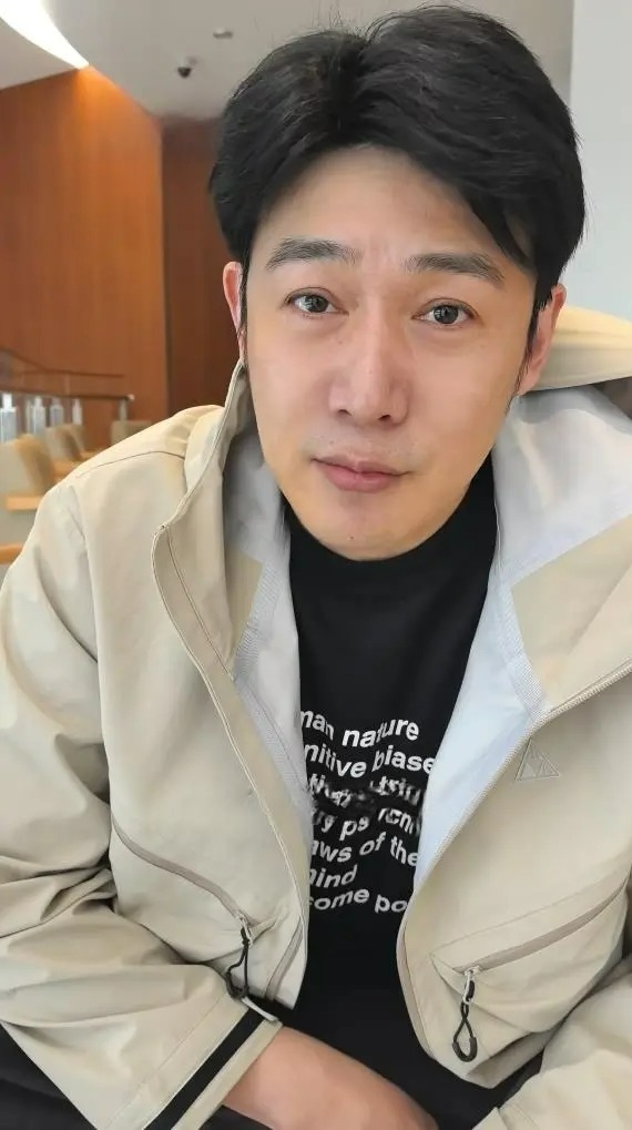 Sao châu Á 27/4: Lục Nghị đi khám sức khỏe vì môi tím tái