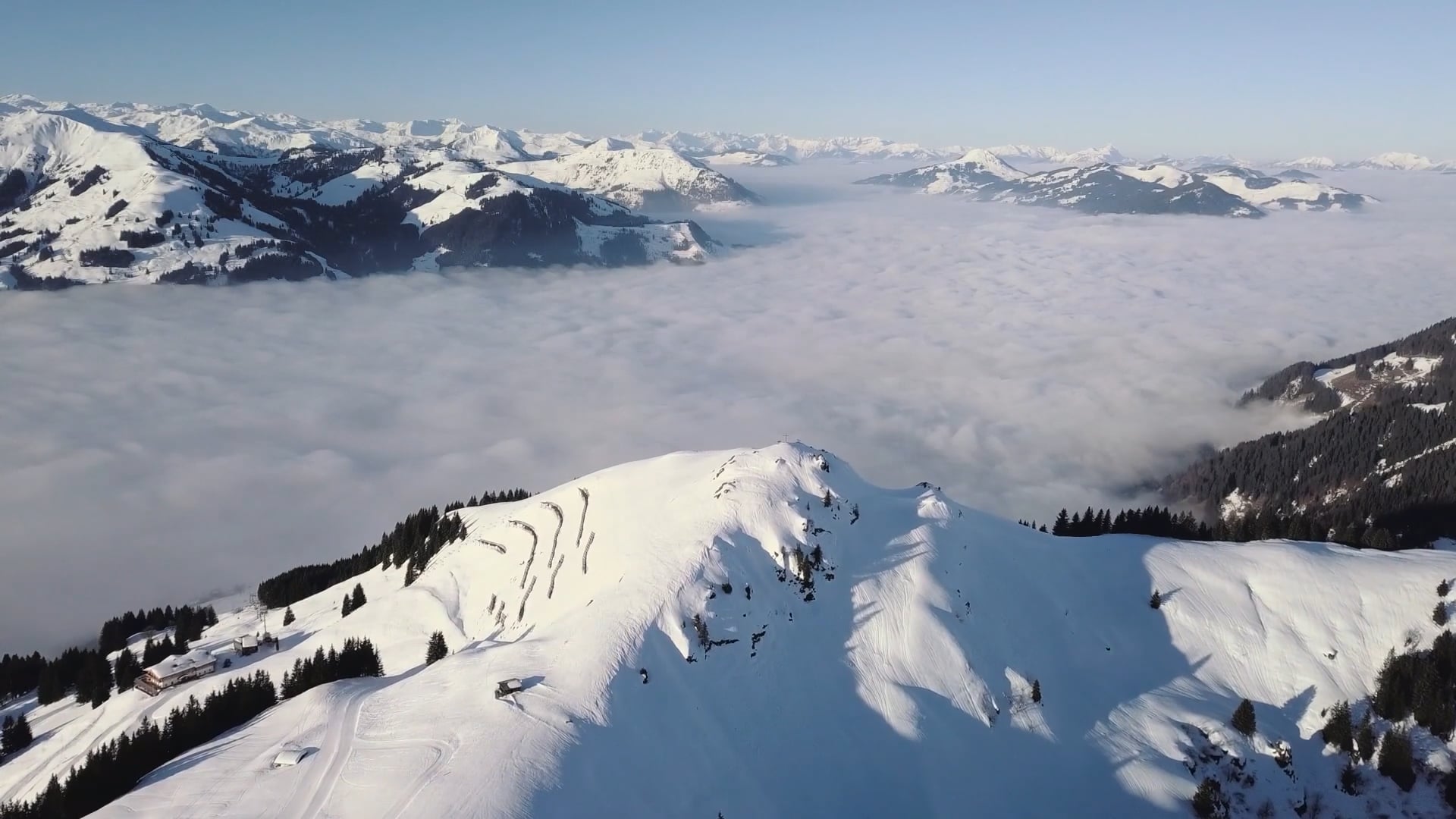 Flycam Khám Phá Kitzbühel: Vẻ Đẹp Alps và Khu Trượt Tuyết Nổi Tiếng - người nổi tiếng news from Amazon S3