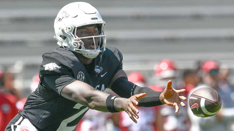 Why Razorbacks’ quarterback battle is much harder to solve than expected