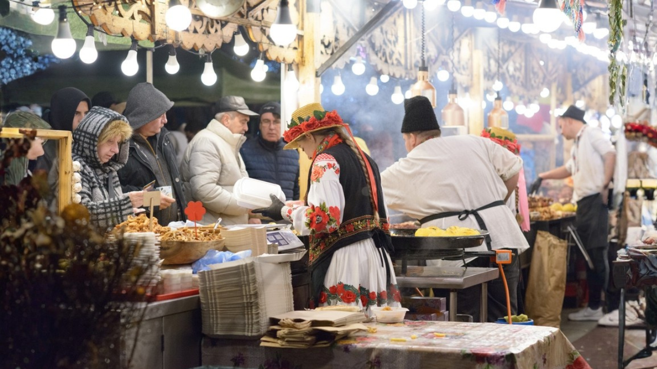 13 festival towns with the best food stalls and street atmosphere