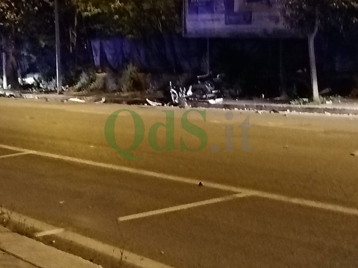 Grave incidente in via Pitré a Palermo, scontro tra auto e moto: 40enne ...