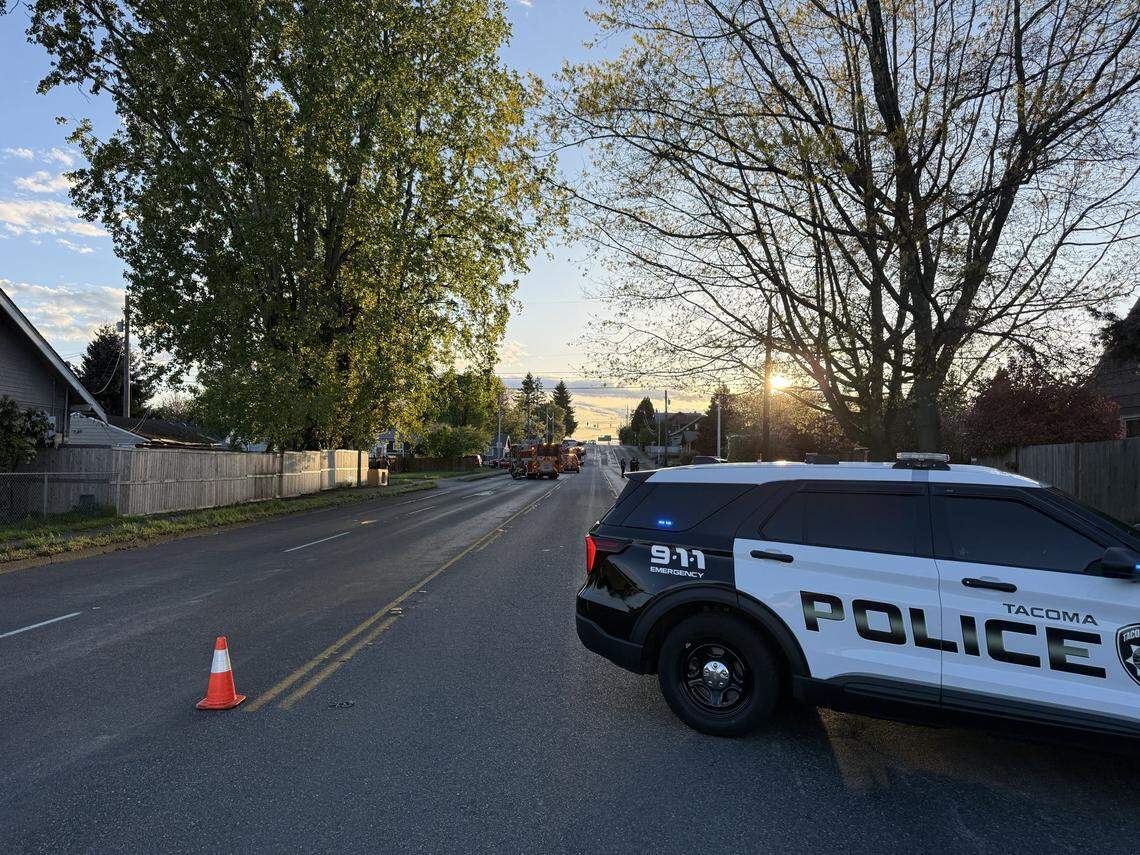 3 people seriously hurt in Saturday night Tacoma crash, police say