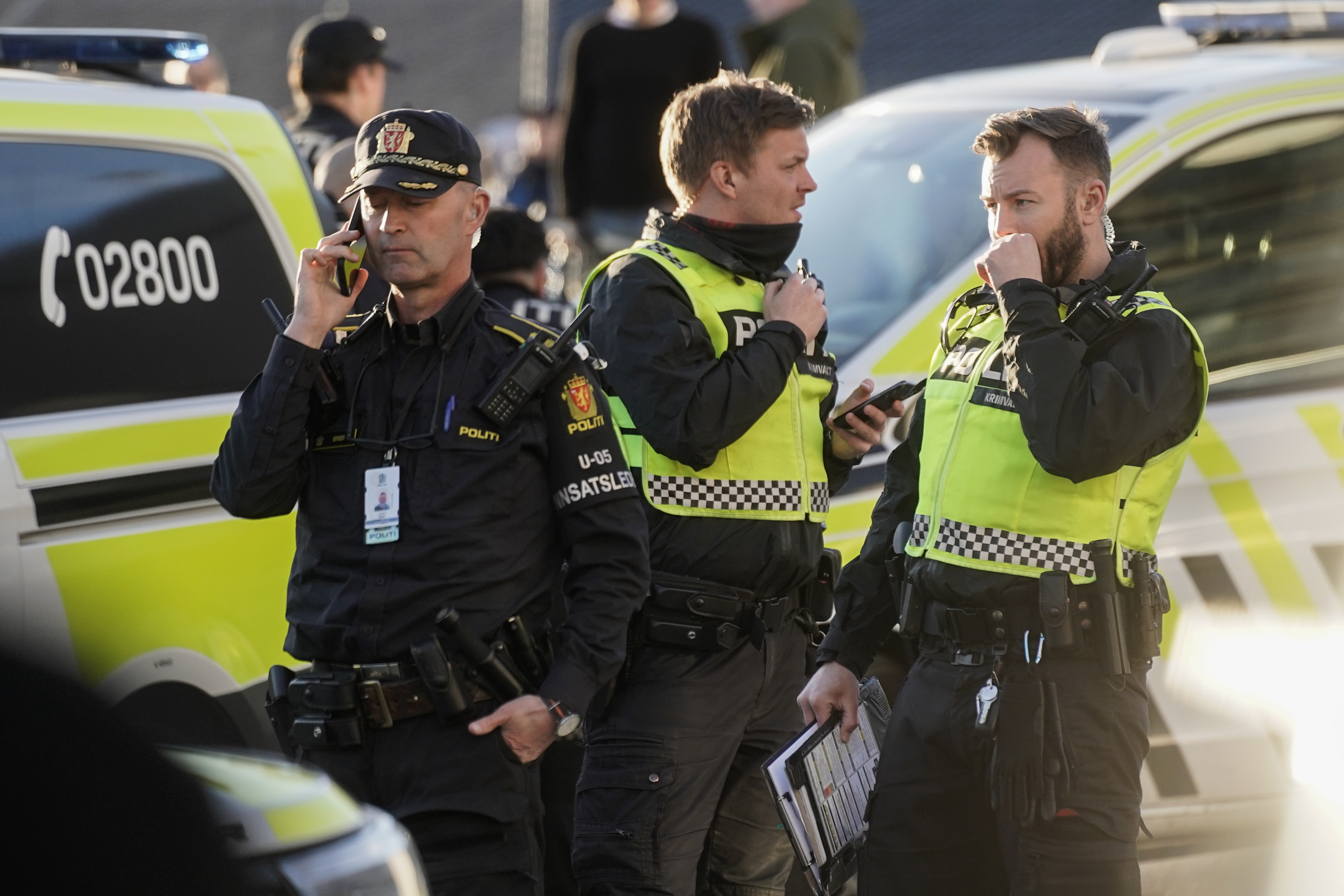 Politiet har rykket ut til Økern med flere patruljer. Foto: Thomas Fure / NTB