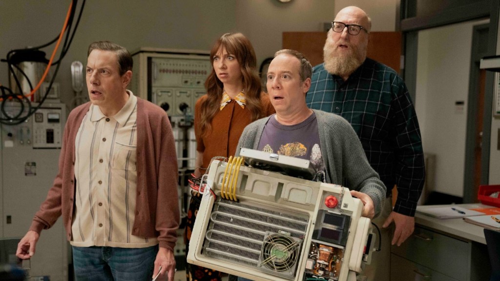 Stuart Fails to Save the Universe: Big Bang Theory Spinoff First Look