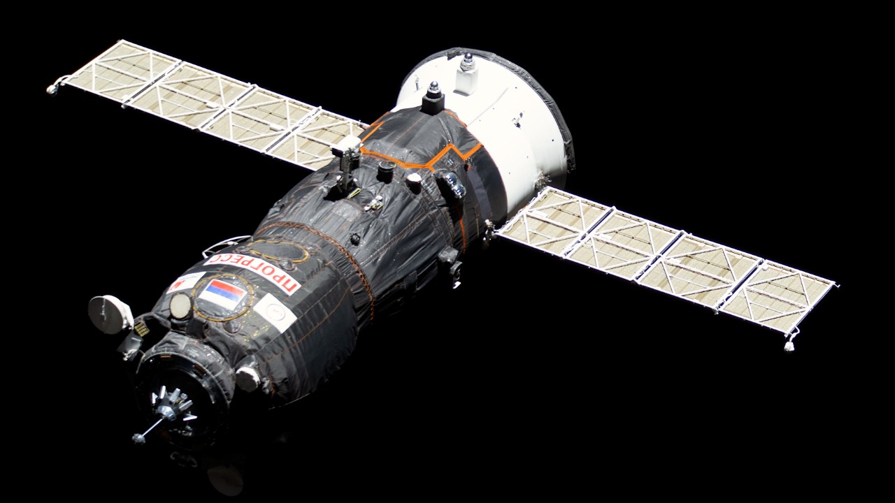 Uncrewed cargo spacecraft launches toward the International Space Station