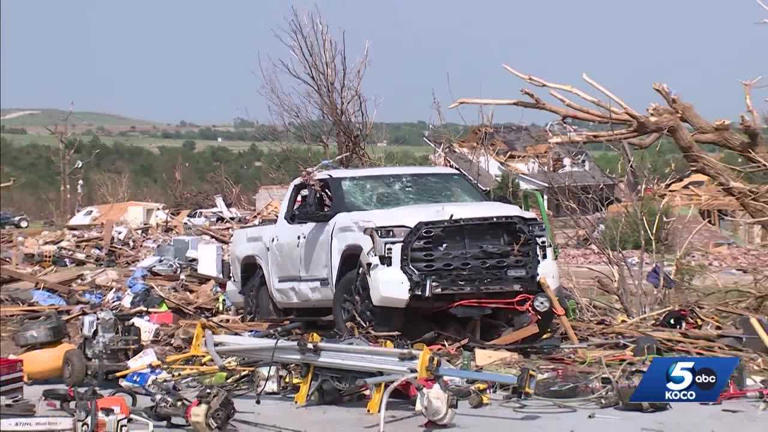 Volunteers unite from across Oklahoma to help Enid recover from EF4 tornado