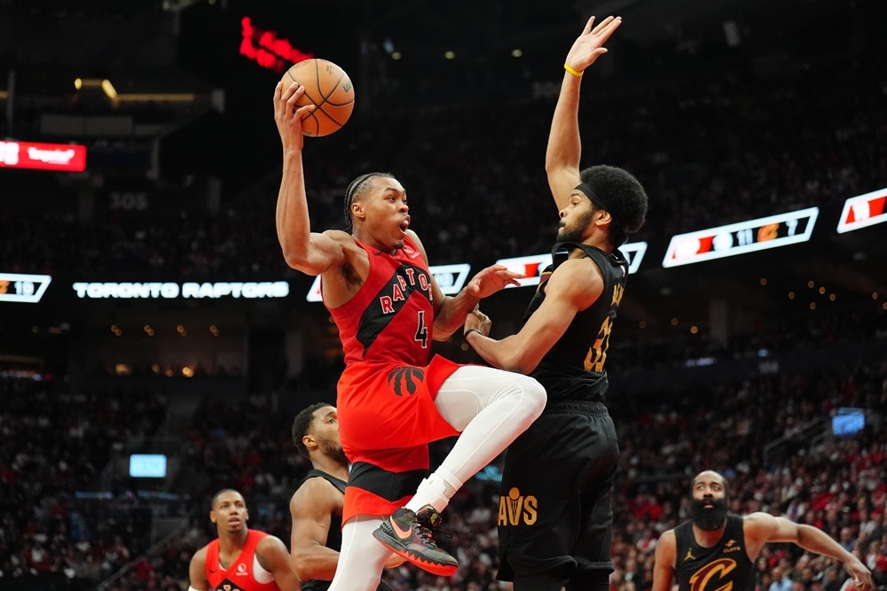 'It's Raptors season': Gardiner gridlock can't stop massive turnout at ...