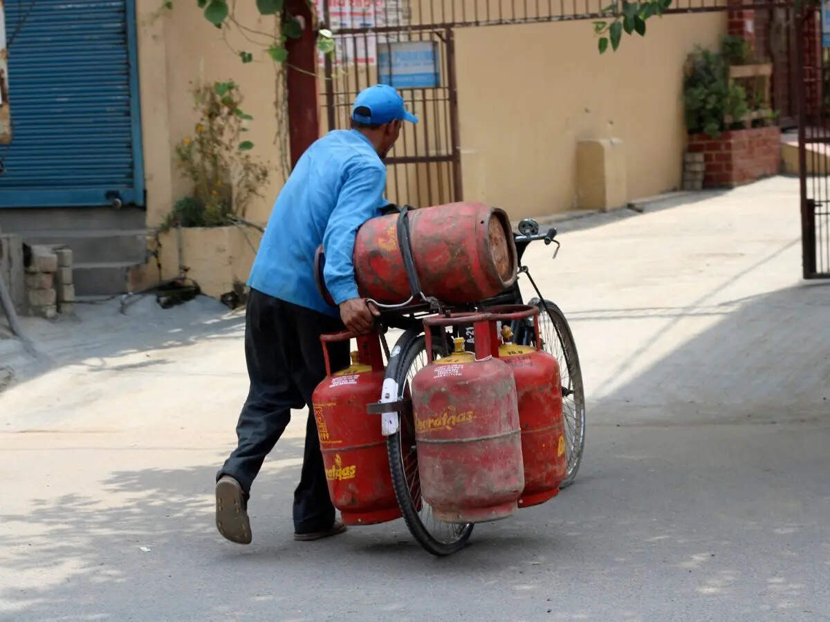 Cooking gas shortage: India ramps up LPG output as West Asia conflict ...