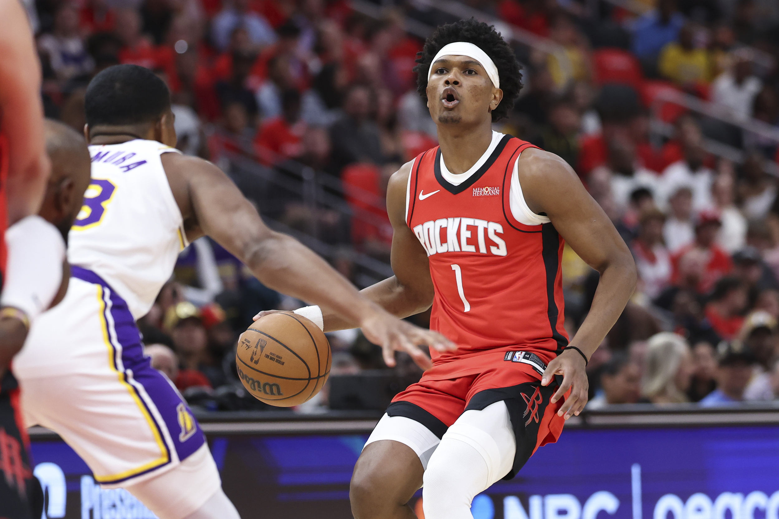 Rockets stay alive in series vs. Lakers with Game 4 win
