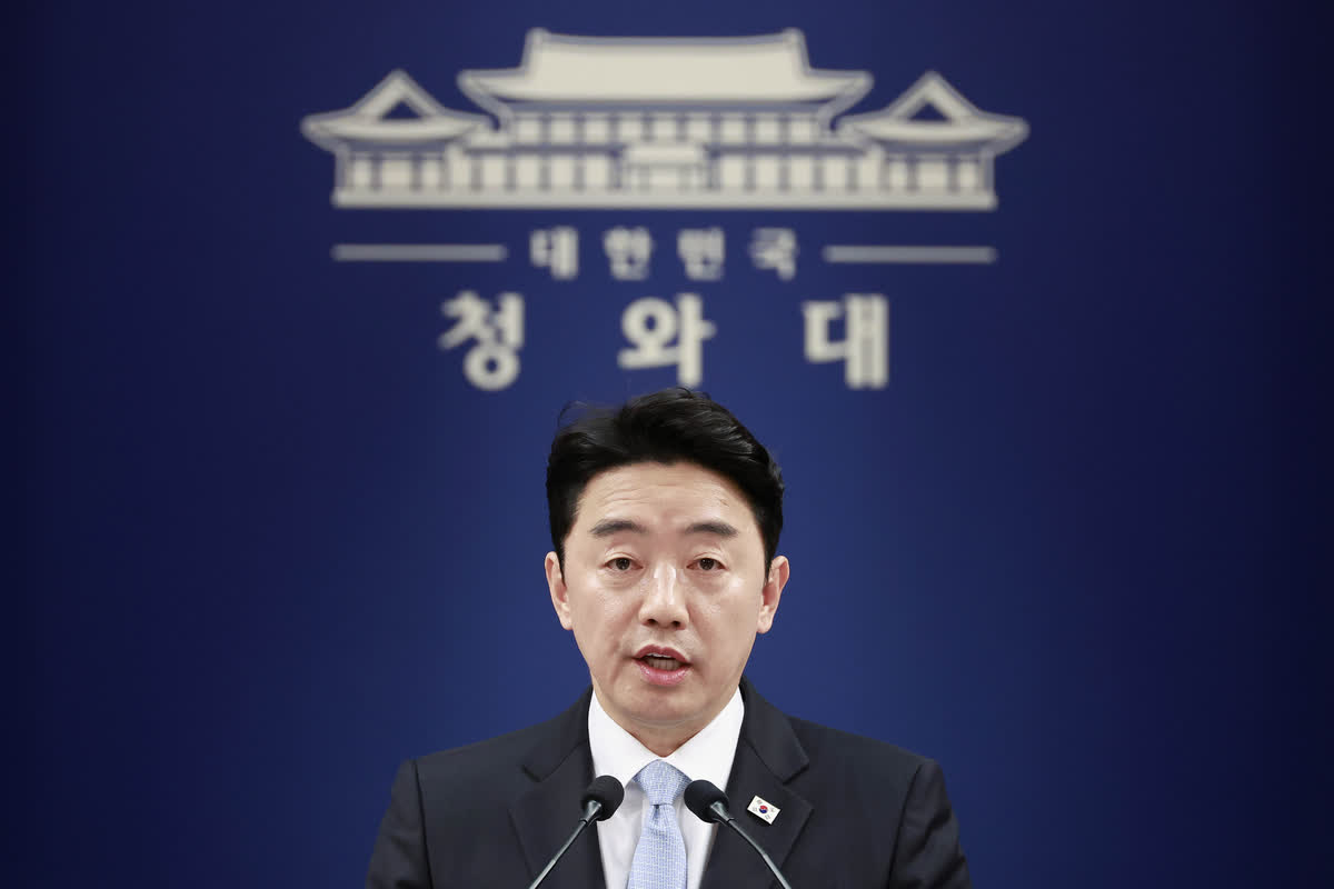 靑 “공직자 선거 개입 엄단”…매점매석·가짜석유 등 시장교란엔 '철퇴'