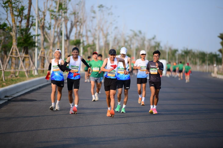 Nhiều hoạt động sôi nổi chào đón runner đến với VnExpress Marathon Green Paradise Cần Giờ