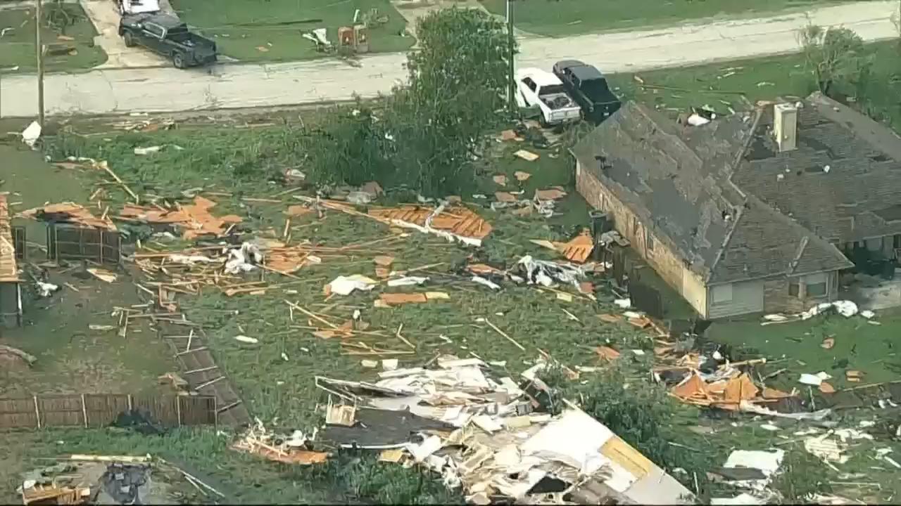 Tornadoes in northern Texas leave at least 2 dead and destroy multiple ...