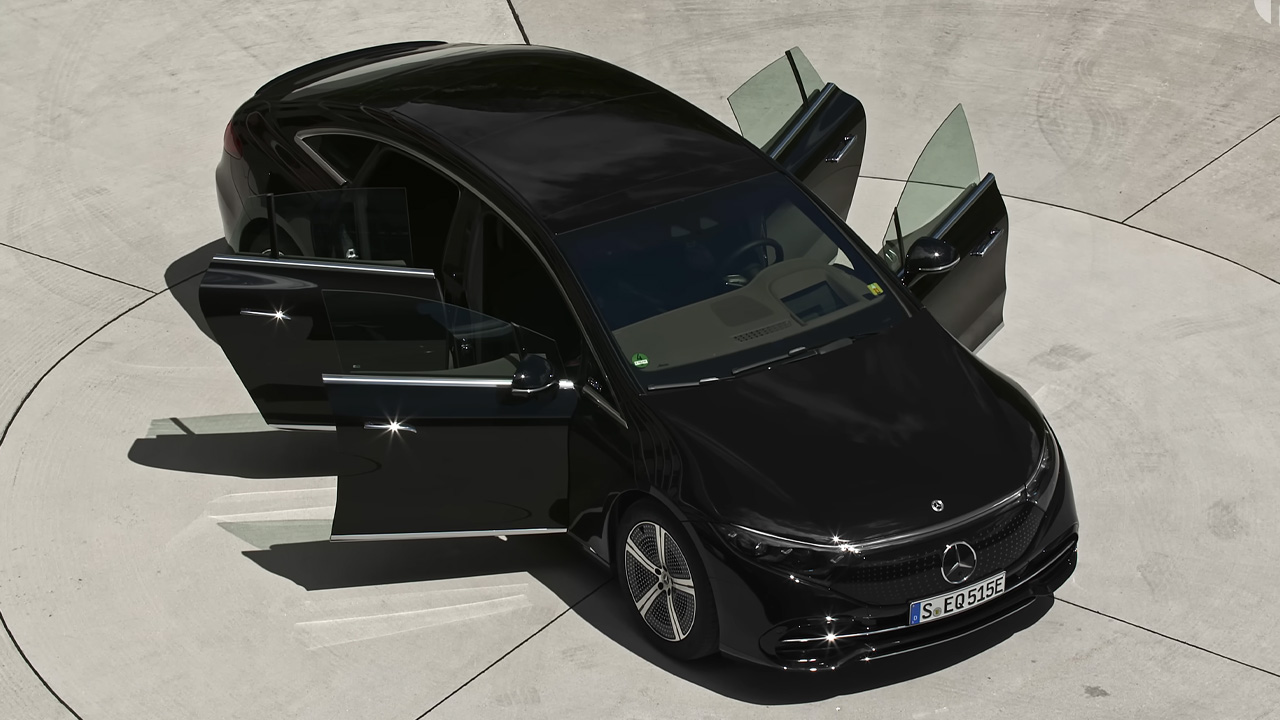Nieuwe Luxe Elektrische Sedan Herdefinieert Autotechnologie - technologie news from YouTube
