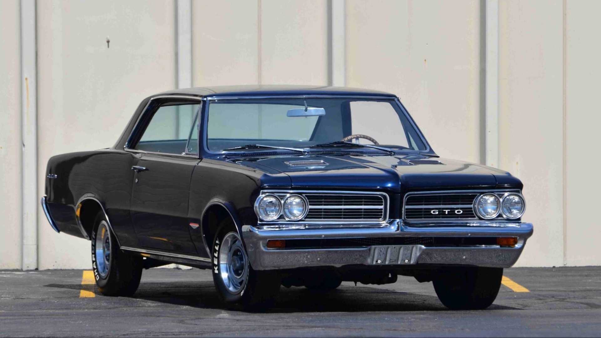 3/4 front view of 1964 Pontiac GTO