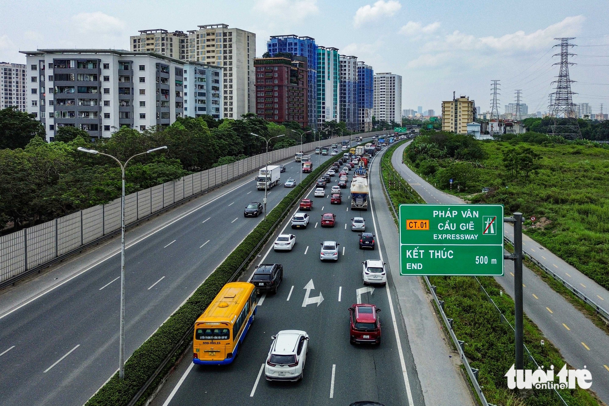 Người dân trở lại Hà Nội sau kỳ nghỉ Giỗ Tổ, nhiều cửa ngõ giao thông thuận lợi