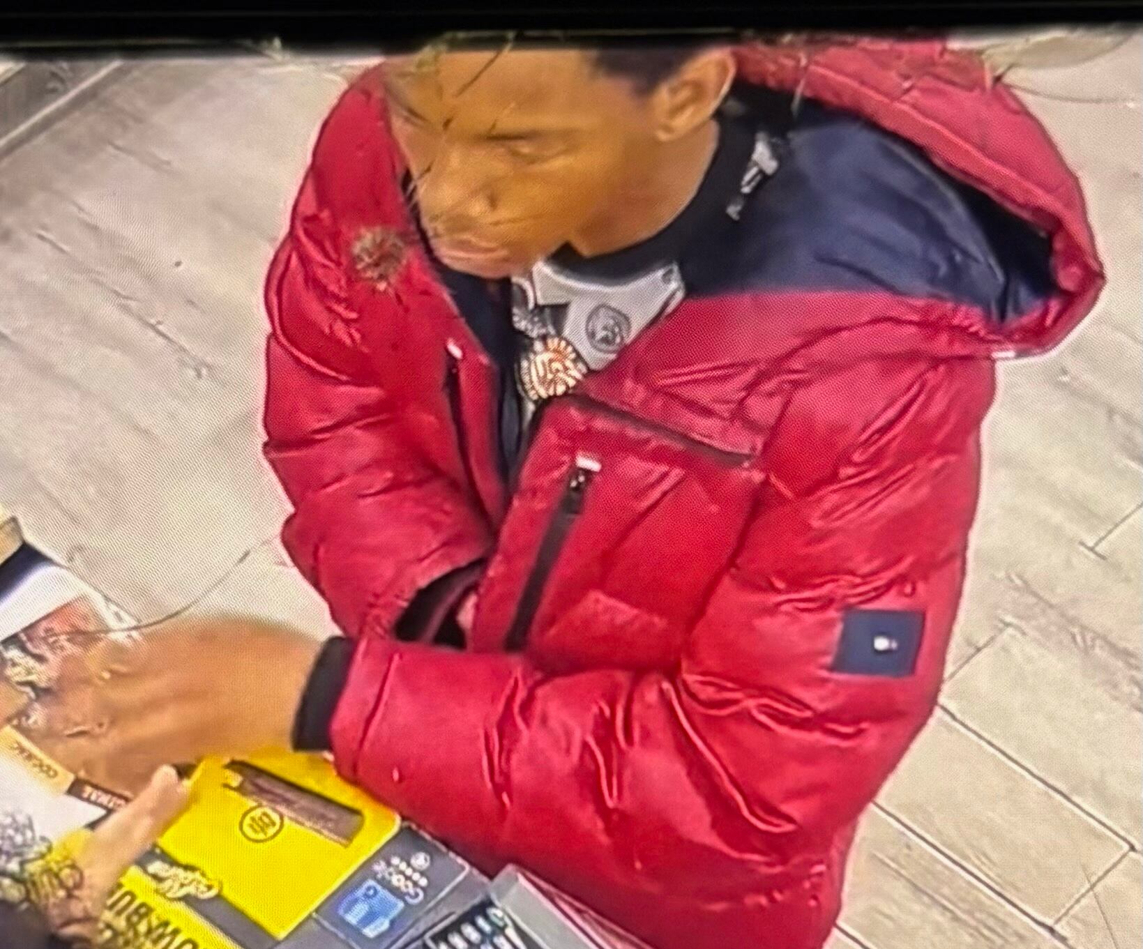 Police search for suspect in attempted robbery