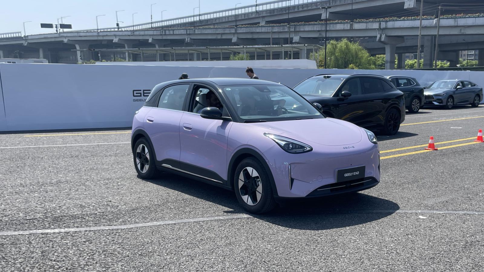 Αποστολή στην Κίνα: Οδηγούμε το νέο Geely EX2
