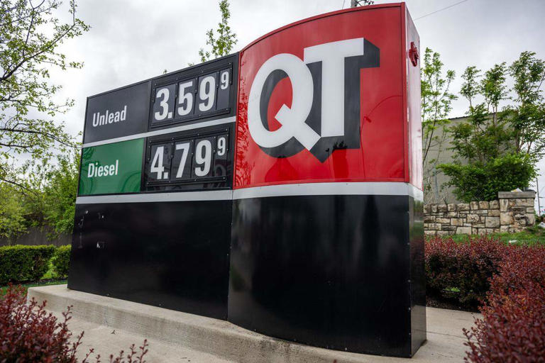 KC area drivers sound off on high gas prices, the Iran war. 'We all ...