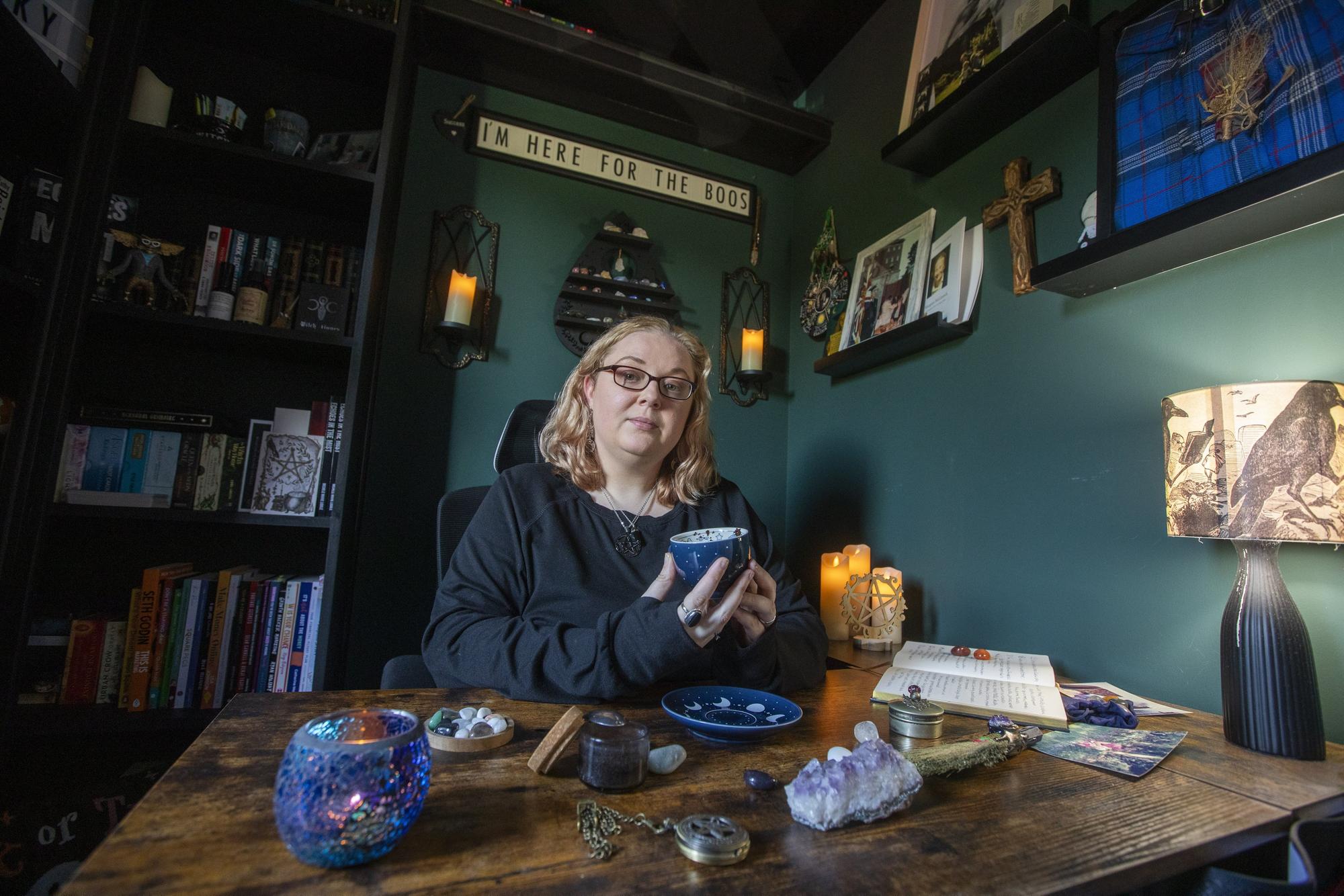 I'm one of UK's last tea leaf readers - I predict the ancient art could ...