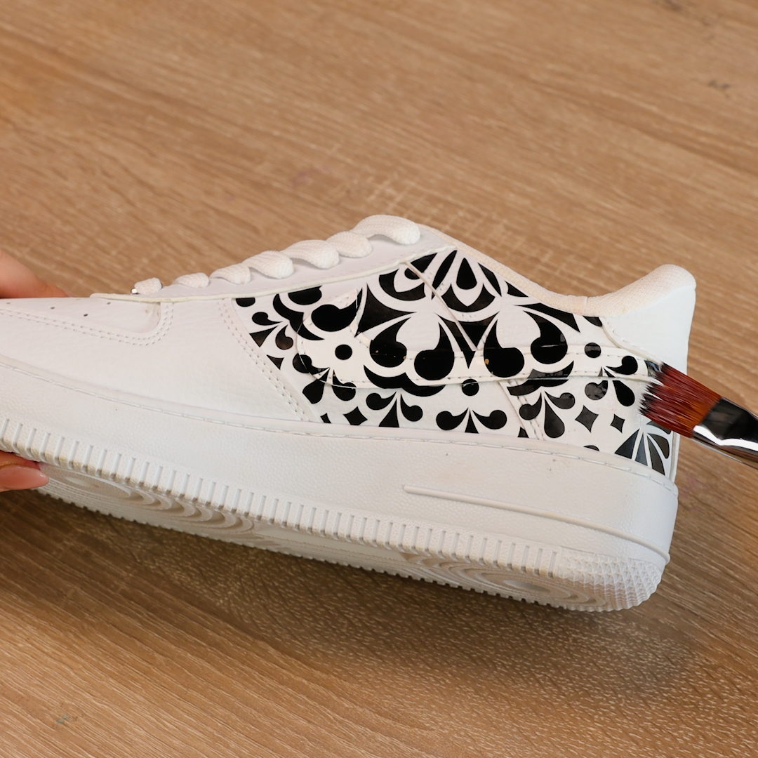 Giving these sneakers a glow-up 💅👟