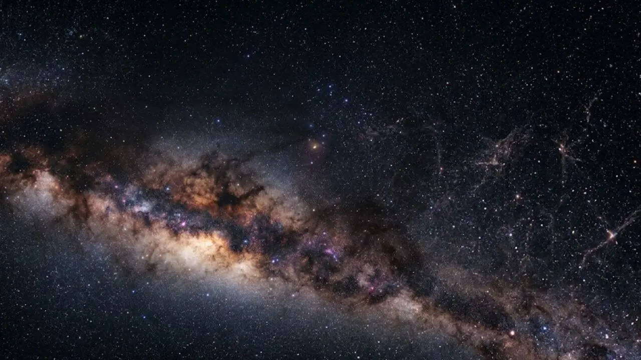 Astronomers just mapped a massive 'hidden' structure behind the Milky Way