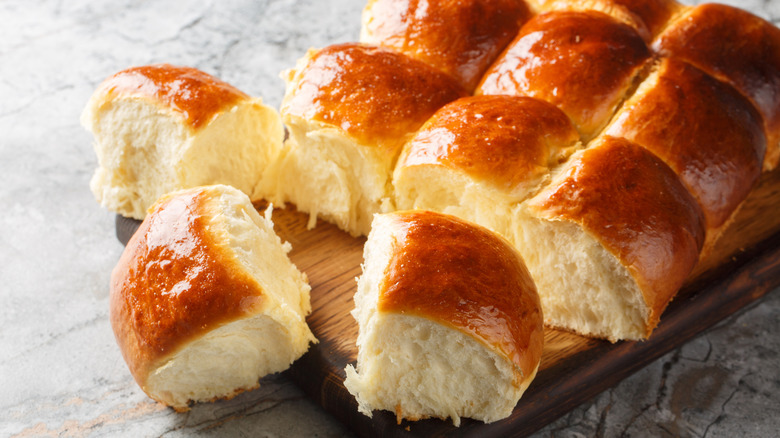 You can turn frozen dinner rolls into a loaf of bread — here's how
