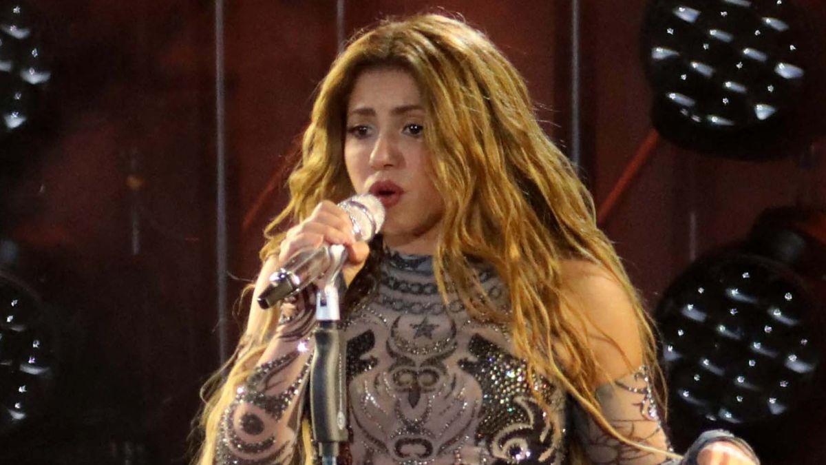 Shakira concert horror: Crew member killed by 'crushing injuries' while ...