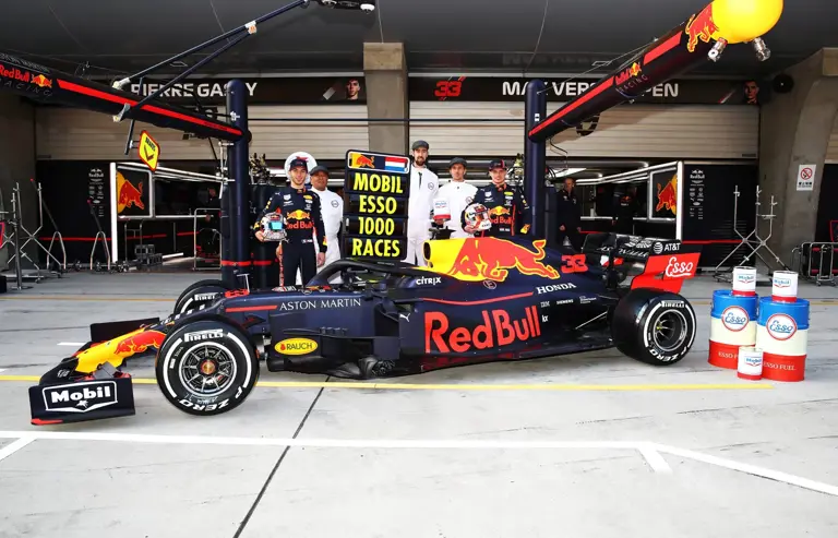 Red Bull en ExxonMobil werkten samen aan brandstofkeuzes met grote ...