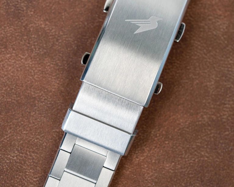 This fully loaded titanium dive watch offers absurd value for the money