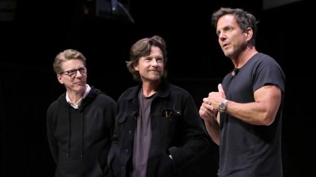 'SmartLess' podcast hosts celebrate each other for a change during live ...