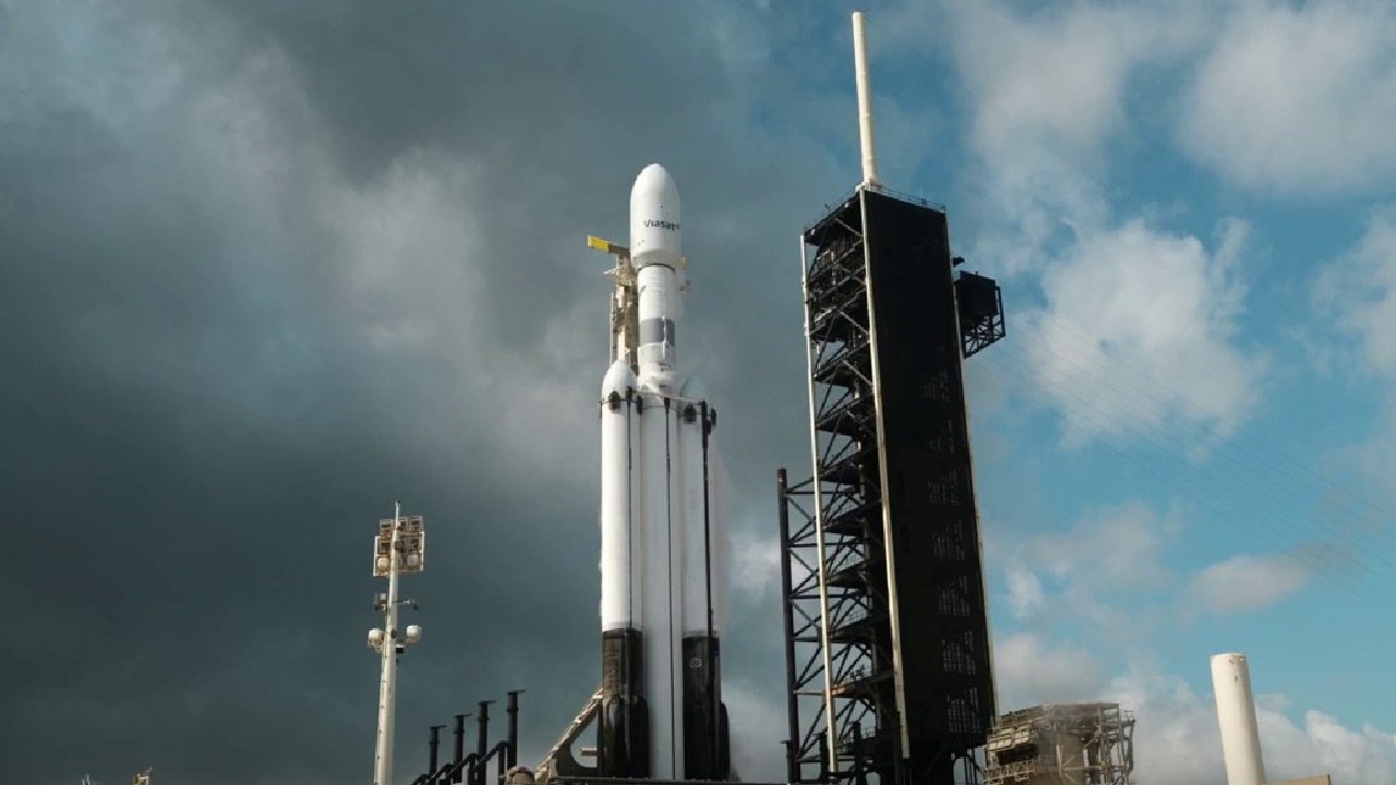 SpaceX to launch Falcon Heavy rocket from Florida's Kennedy Space Center