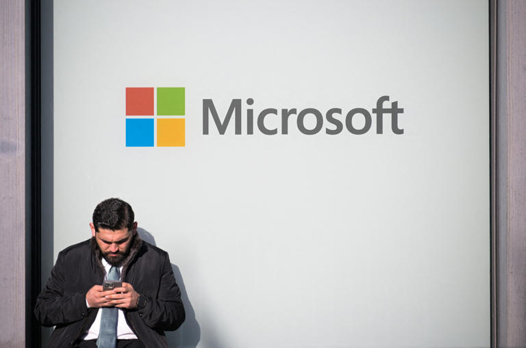 Is Microsoft Outlook down? Latest on the outage impacting thousands