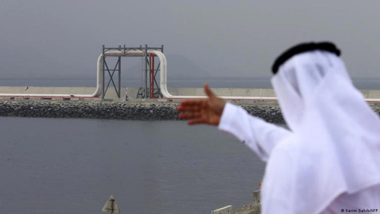 El bloqueo del estrecho de Ormuz impulsa rutas alternativas para el crudo