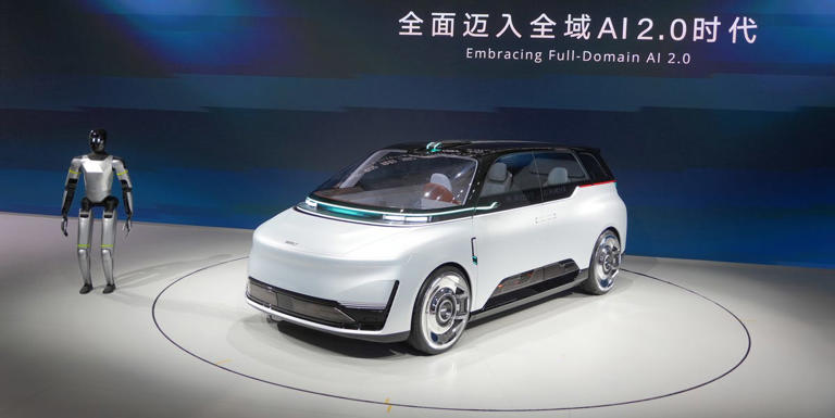 Geely subsidiary plans 100,000 robotaxis by 2030
