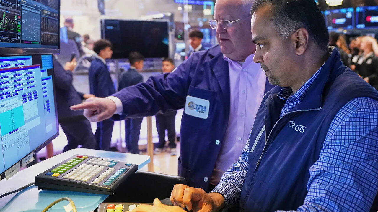US stock market experiences decline amid rising oil prices