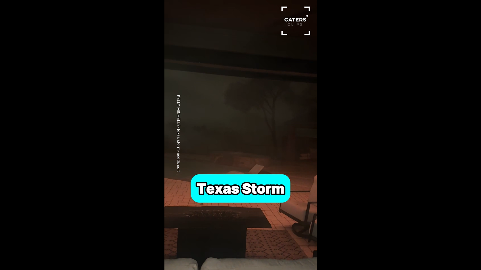 Lightning strike nearly topples tree during severe storm in Texas
