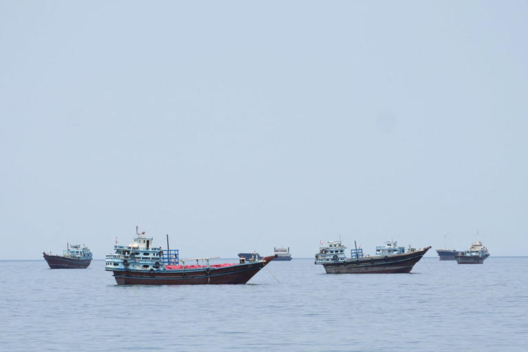 Energy boss issues bills warning over Strait of Hormuz closure