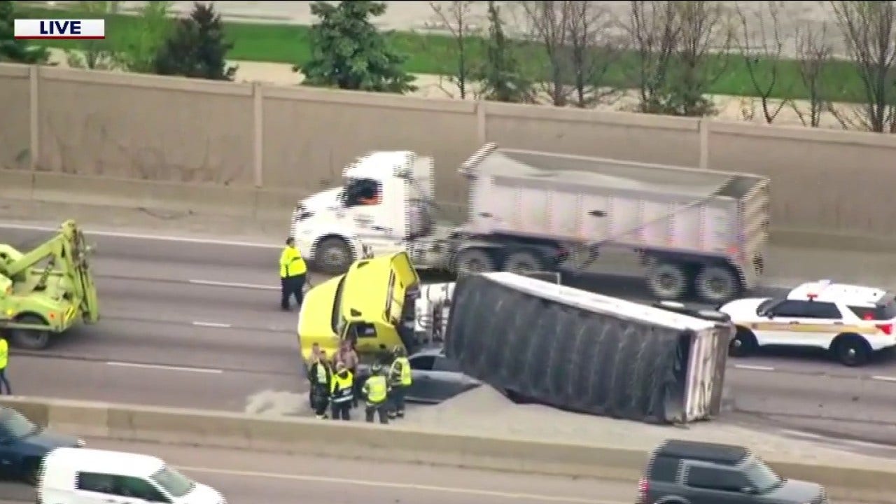 Dump truck overturned on I-290 in Chicago’s west suburbs, 1 hurt ...
